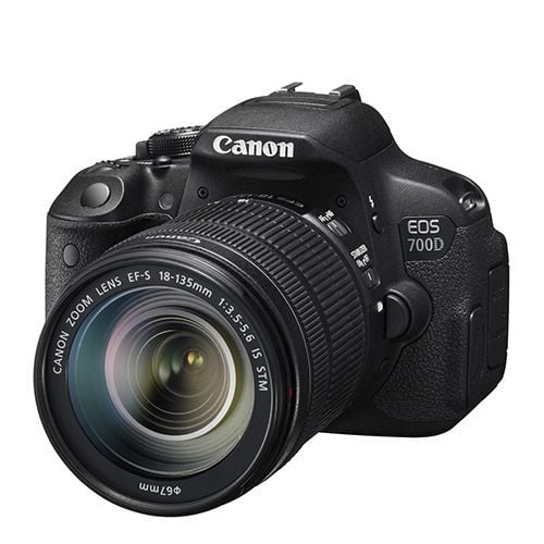 Canon EOS 700D 18-135mm IS STM DSLR Fotoğraf Makinesi