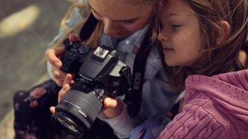 Canon EOS 250D 18-55mm DC DSLR Fotoğraf Makinesi