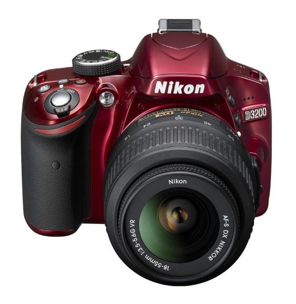 Nikon D3200 + 18-55 Kırmızı VR Lens